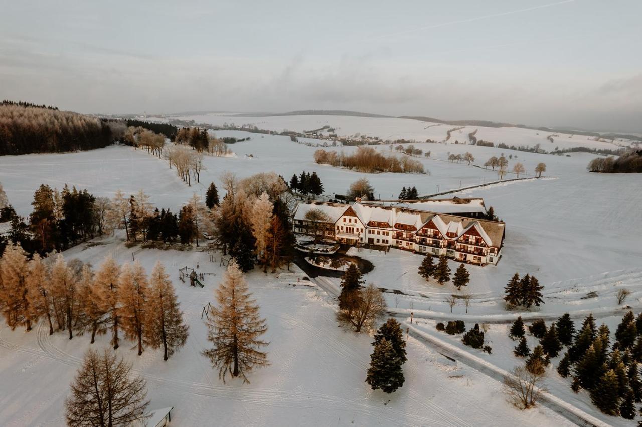 Waldhotel Kreuztanne Sayda Bagian luar foto