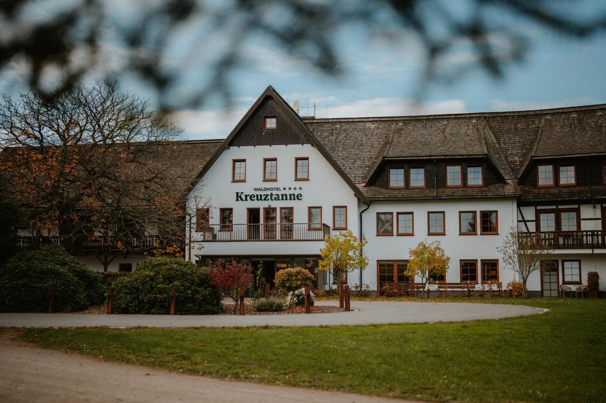 Waldhotel Kreuztanne Sayda Bagian luar foto